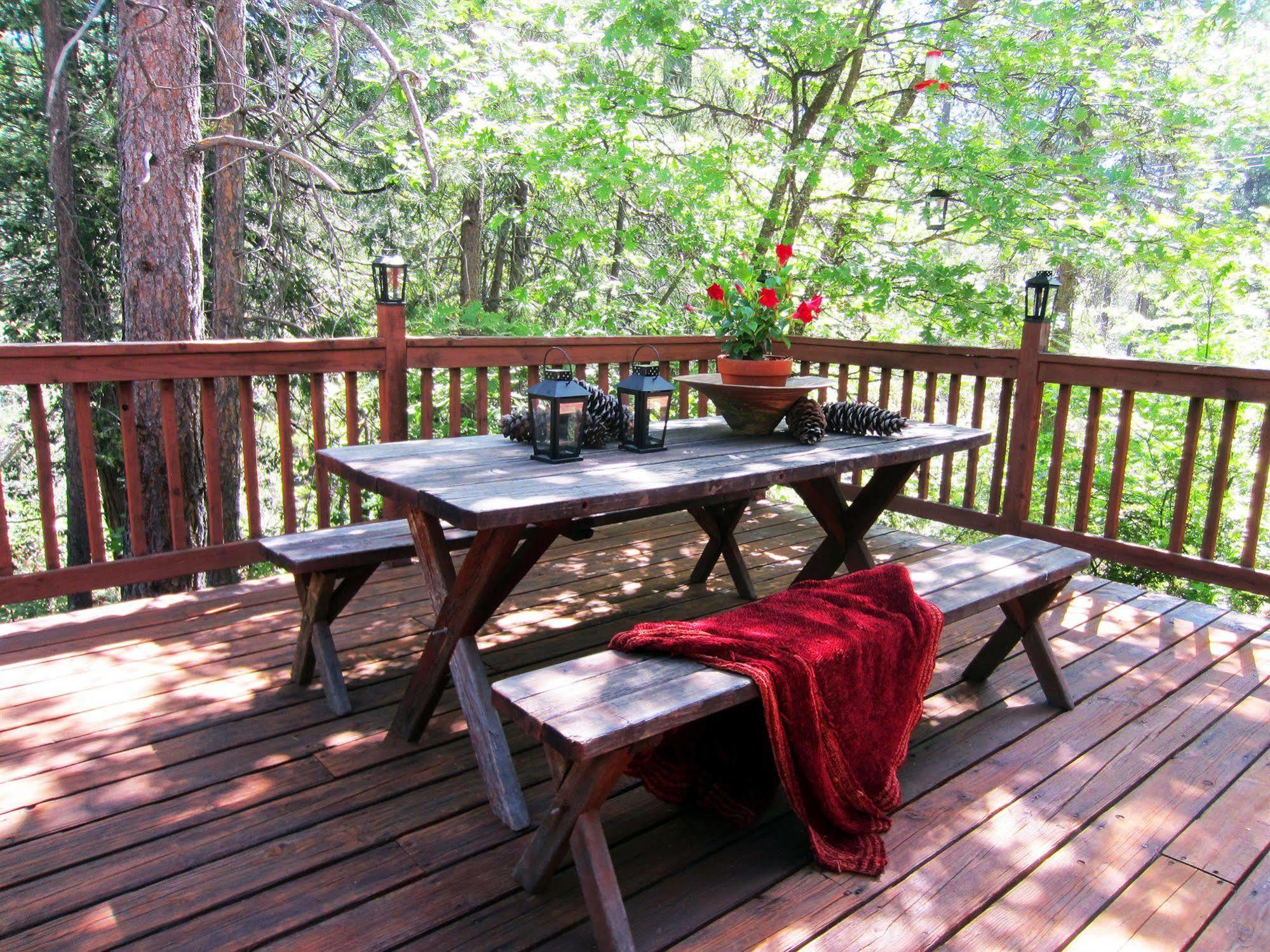 The Red Rooster Lodge Coulterville Esterno foto