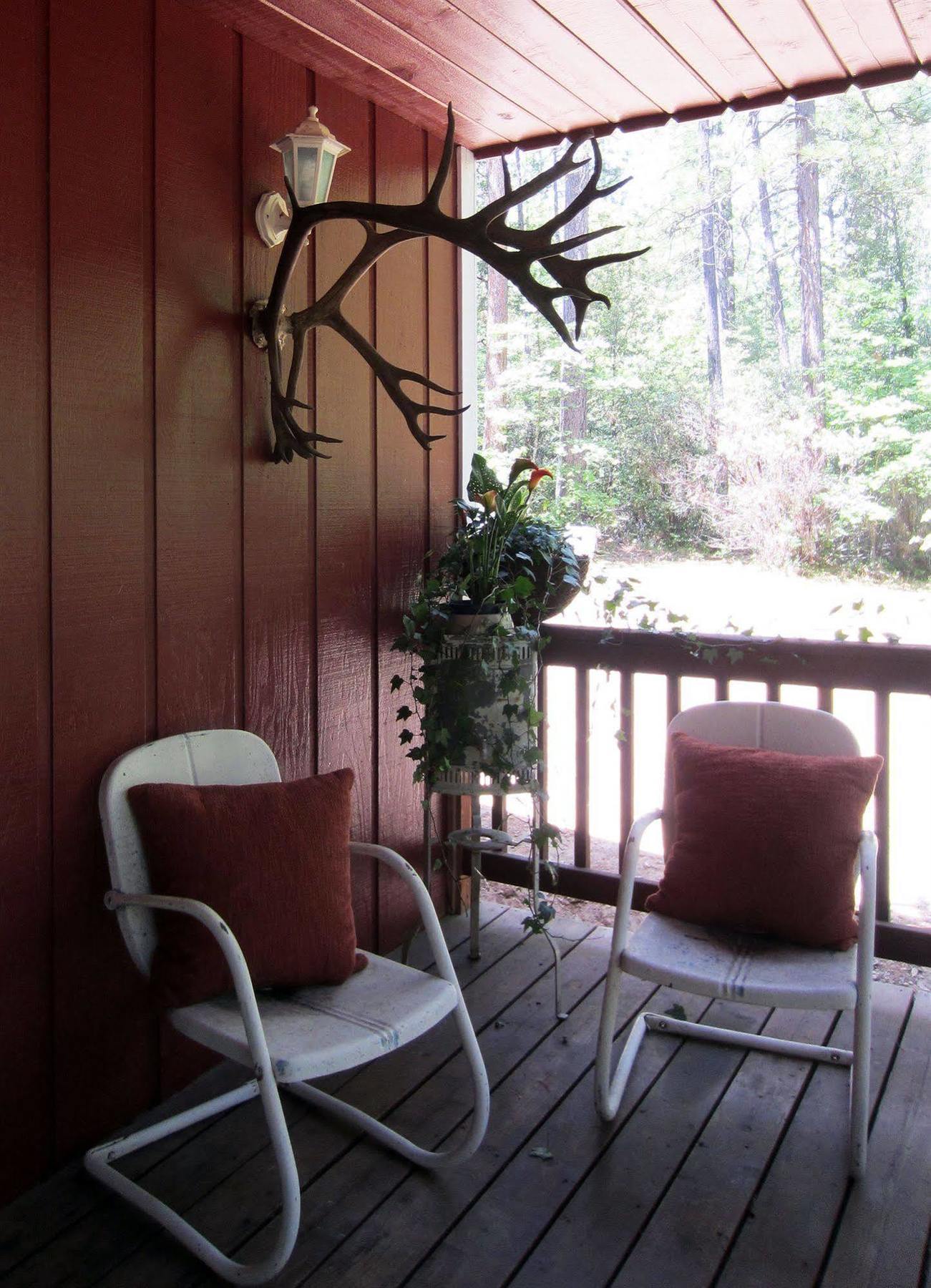 The Red Rooster Lodge Coulterville Esterno foto